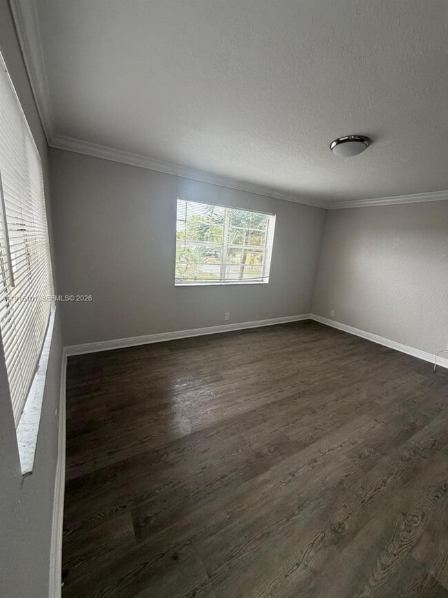 Building Photo - 110 SE 2nd St