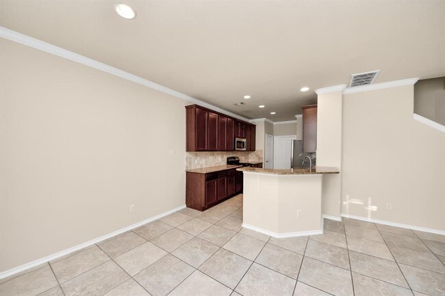 Building Photo - 6483 Calgary Woods Ln