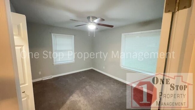 Building Photo - Beautiful 3 Bedroom 2 Bathroom in Independ...