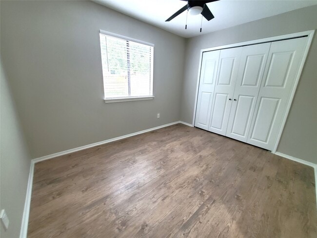Building Photo - 1903 Golden Pheasant Dr