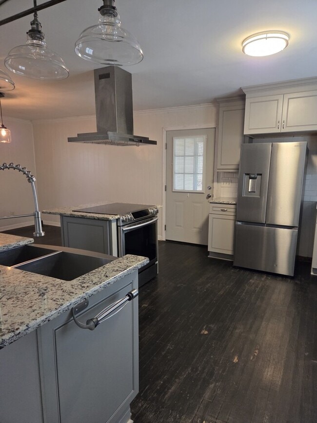 Building Photo - 408 Clifton St