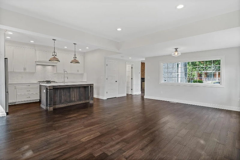 Building Photo - 473 E Sycamore St