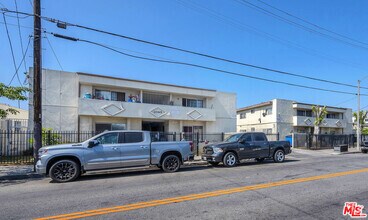 Building Photo - 1095 W 39th St