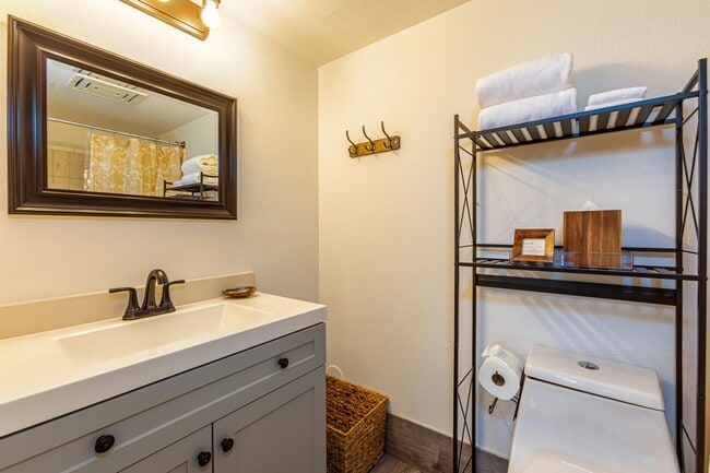 Building Photo - Fully Furnished, 1 Bed/2 Bath, Kamaole Sands