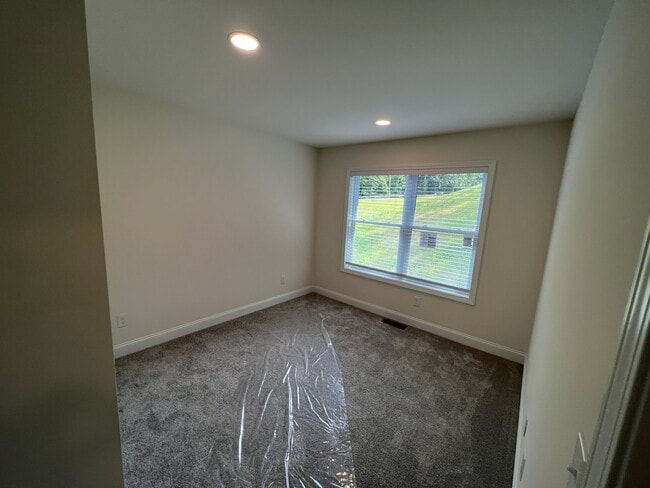 Building Photo - 540 NY-9P