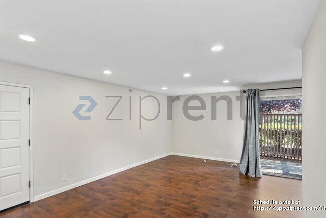 Building Photo - 280 Easy St