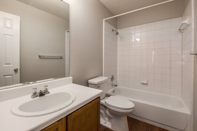 Building Photo - 14904 Antique Finish Dr