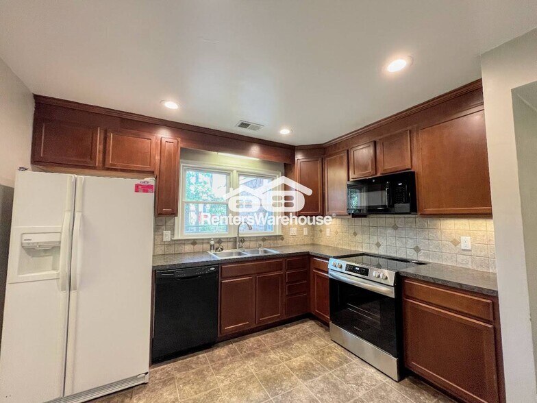 Building Photo - 6344 Chestnut Hill Rd