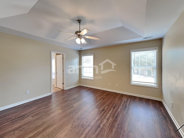 Building Photo - 6078 Lancelot Ln