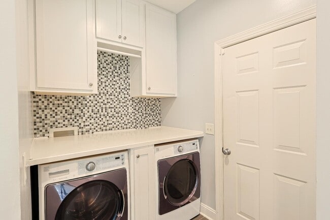 Building Photo - 769 Troon Cir