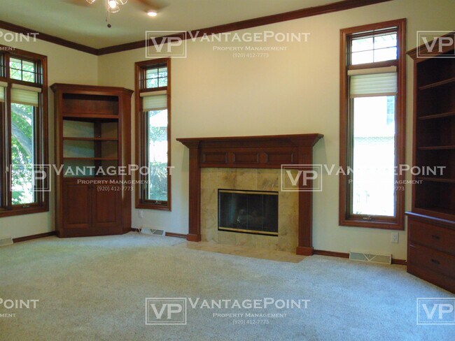 Building Photo - 1482 Parkway Dr