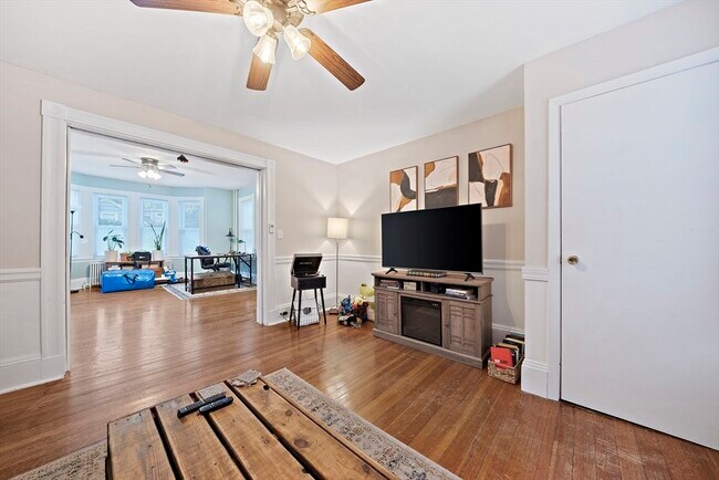 Building Photo - 36 Walnut St