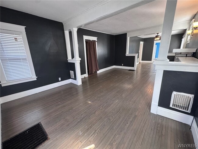 Building Photo - 55 Parkwood Ave