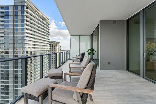 Building Photo - 3015 S Ysabella Ave