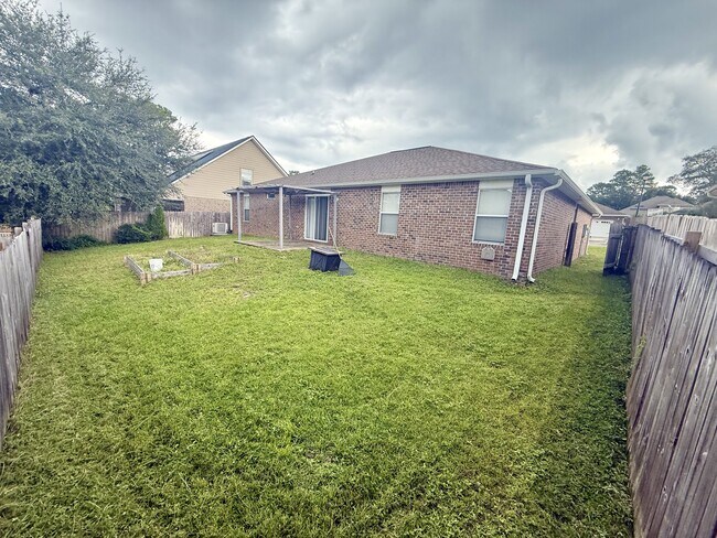Building Photo - 4415 Mirada Way