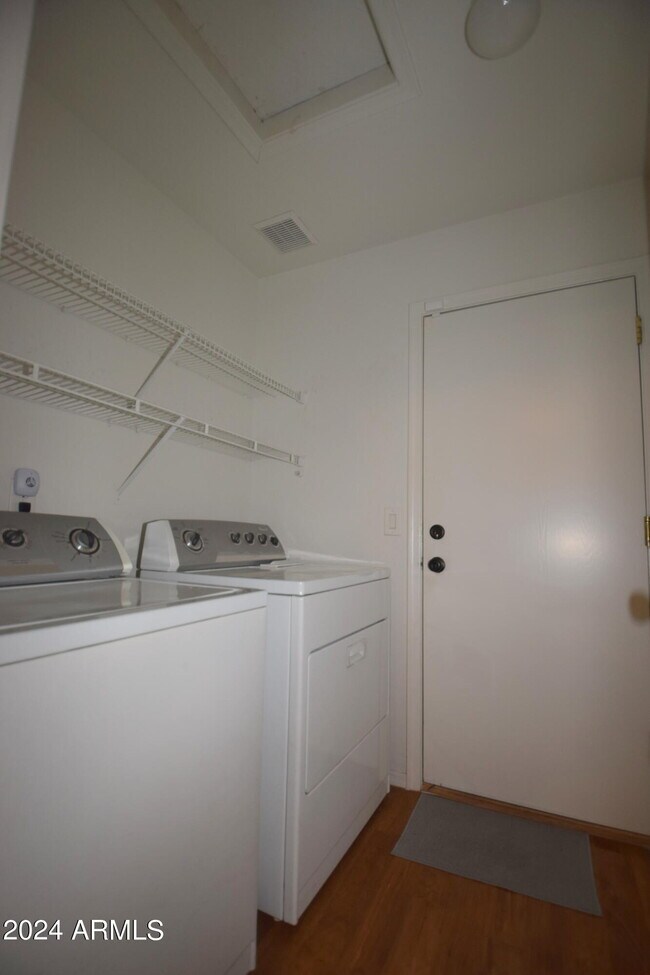 Building Photo - 2797 E Mineral Park Rd