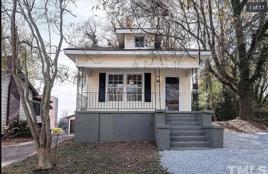 Building Photo - Room in House on Dupree St