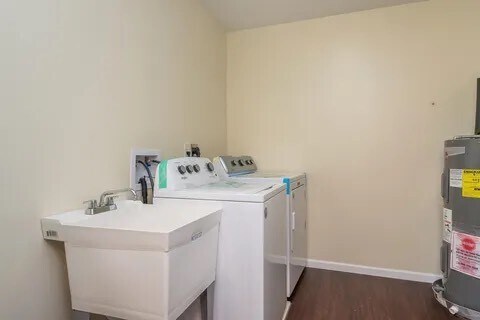 Laundry Room - 957 Prosperity Ave