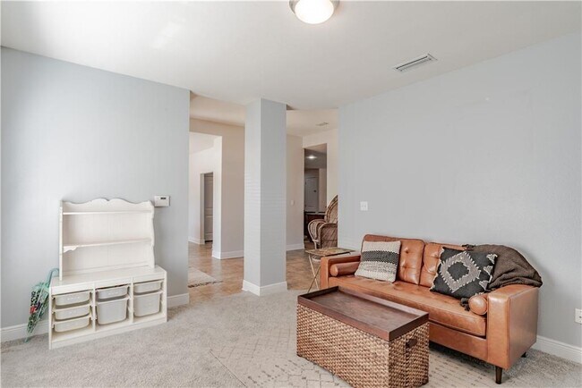 Building Photo - 10770 Hunters Cir W