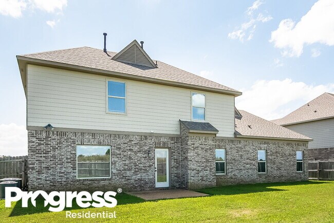 Building Photo - 185 Cypress Point Rd