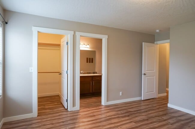 Building Photo - 2636 N Revette St
