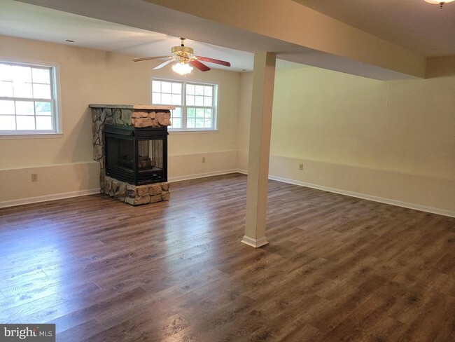 Building Photo - 6194 Dawes Dr