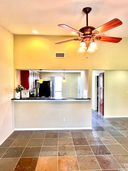Dining & Bar Area. - 112 Lachite