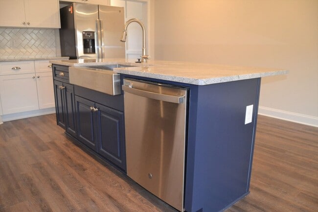 Building Photo - 154 Canton Park Ave