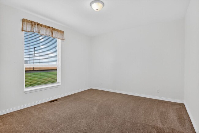 Building Photo - 6720 SW Minter Bridge Rd