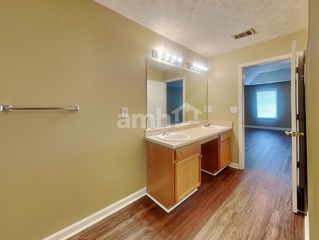 Building Photo - 3442 Kittery Dr