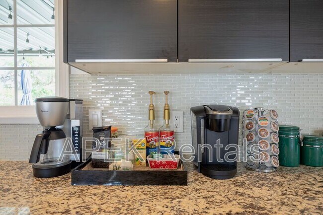 Building Photo - 2415 E Finley Rd