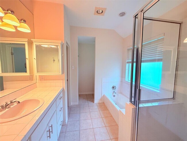 Building Photo - 5615 Shoal Creek Blvd