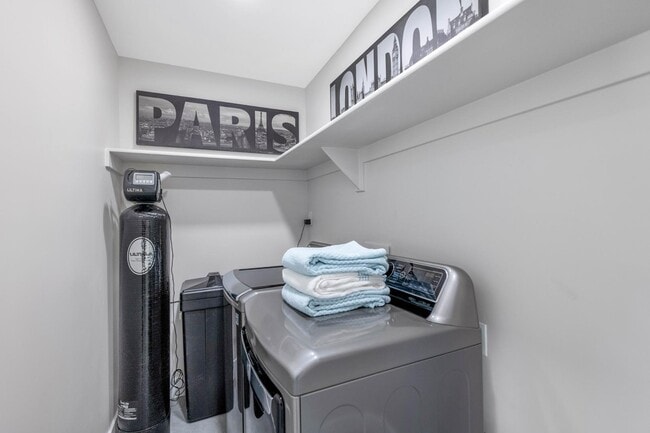 Building Photo - 7509 N Vía Del Elemental