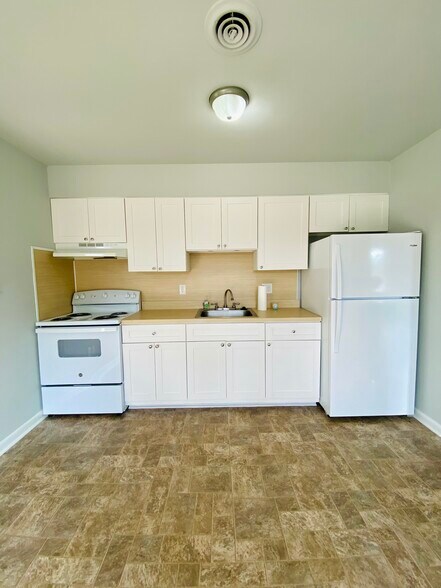 Building Photo - 204 Gateway Blvd