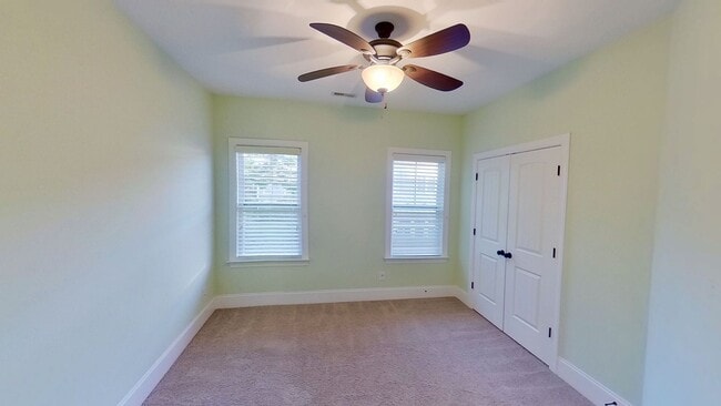 Building Photo - Custom 4 BD/2.5 BA Home with Community Pool, Water Access and Day Dock!
