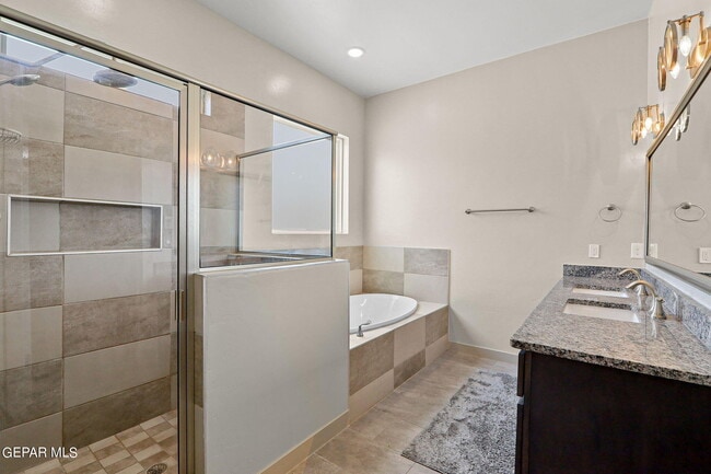 Building Photo - 12365 Desert Dove Ave