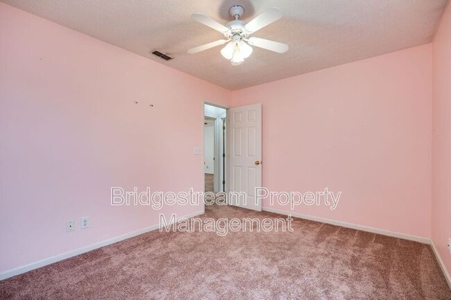 Building Photo - 4448 Forest Ridge Blvd