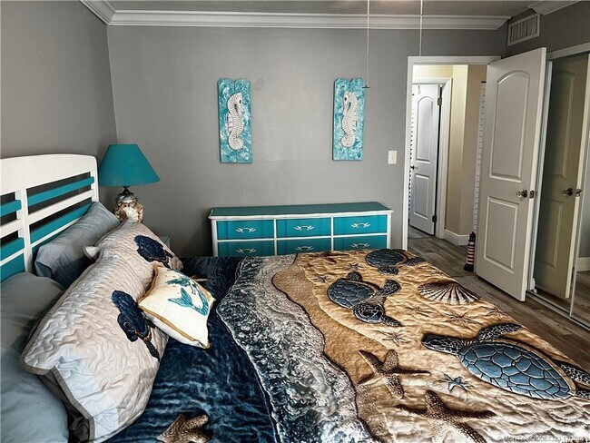 Building Photo - 5323 SE Miles Grant Rd