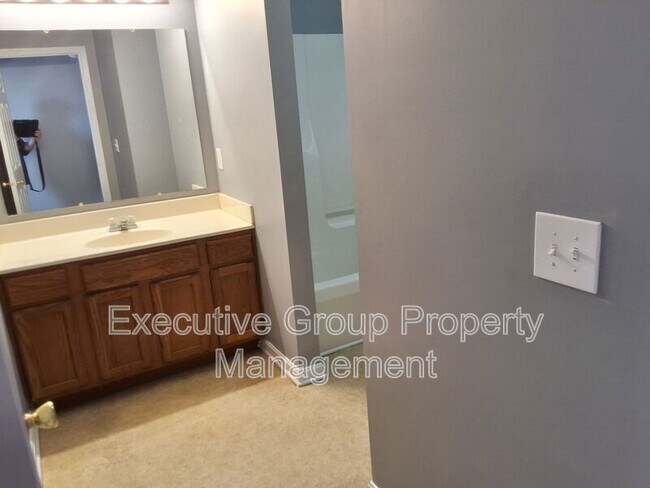 Building Photo - 1113-C CROWNE POINTE DRIVE