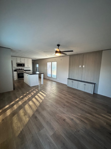 Building Photo - 10301 SE 29th St