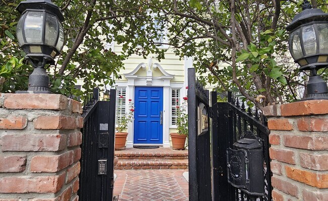 Building Photo - Stunning 3 Bedrooms, 2 Baths Valley Village home with detached, private Recording Studio