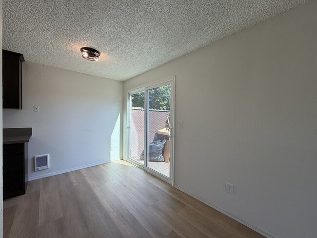 Building Photo - 5921 SE 83rd Ave
