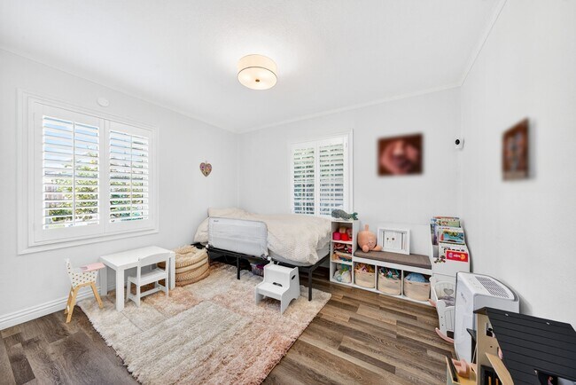 Building Photo - 6257 Bluebell Ave