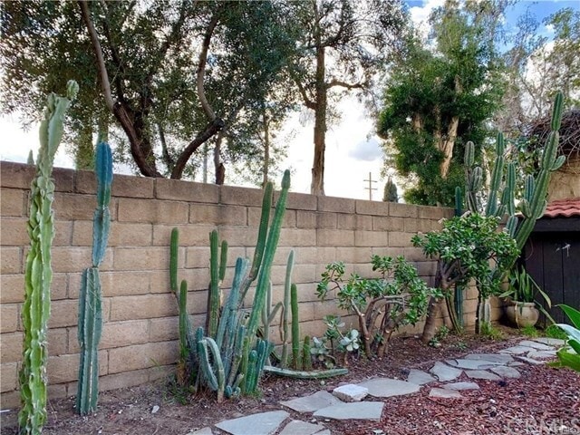 Building Photo - 13492 Ramona Pkwy