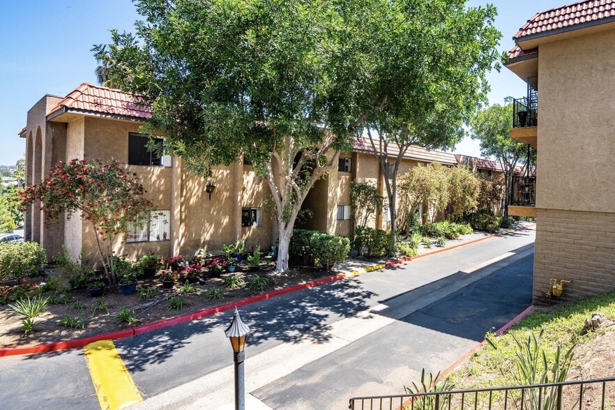 Building Photo - The Highlands - Main Office