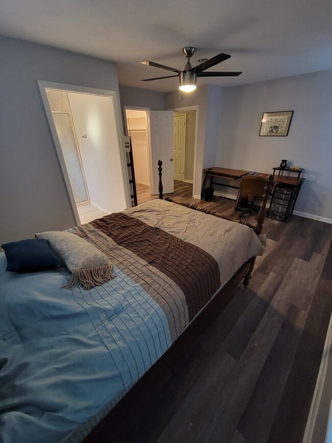 Building Photo - Bryan - 3 bed/ 2 bath / 2 car garage house with fenced back yard, near Texas A&M