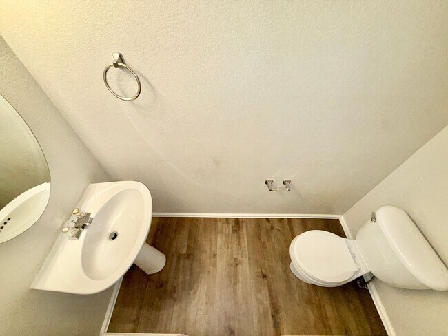 Building Photo - 4899 Saddle Ridge Dr