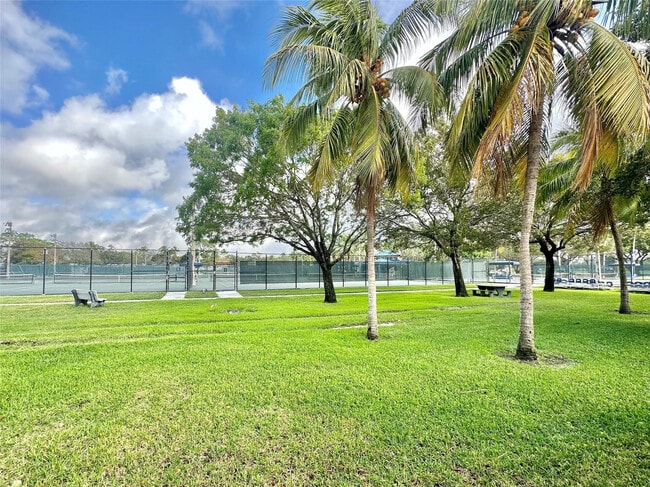 Building Photo - 660 NE 11th Ave