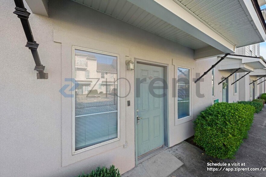 Building Photo - 2403 Brightside Dr