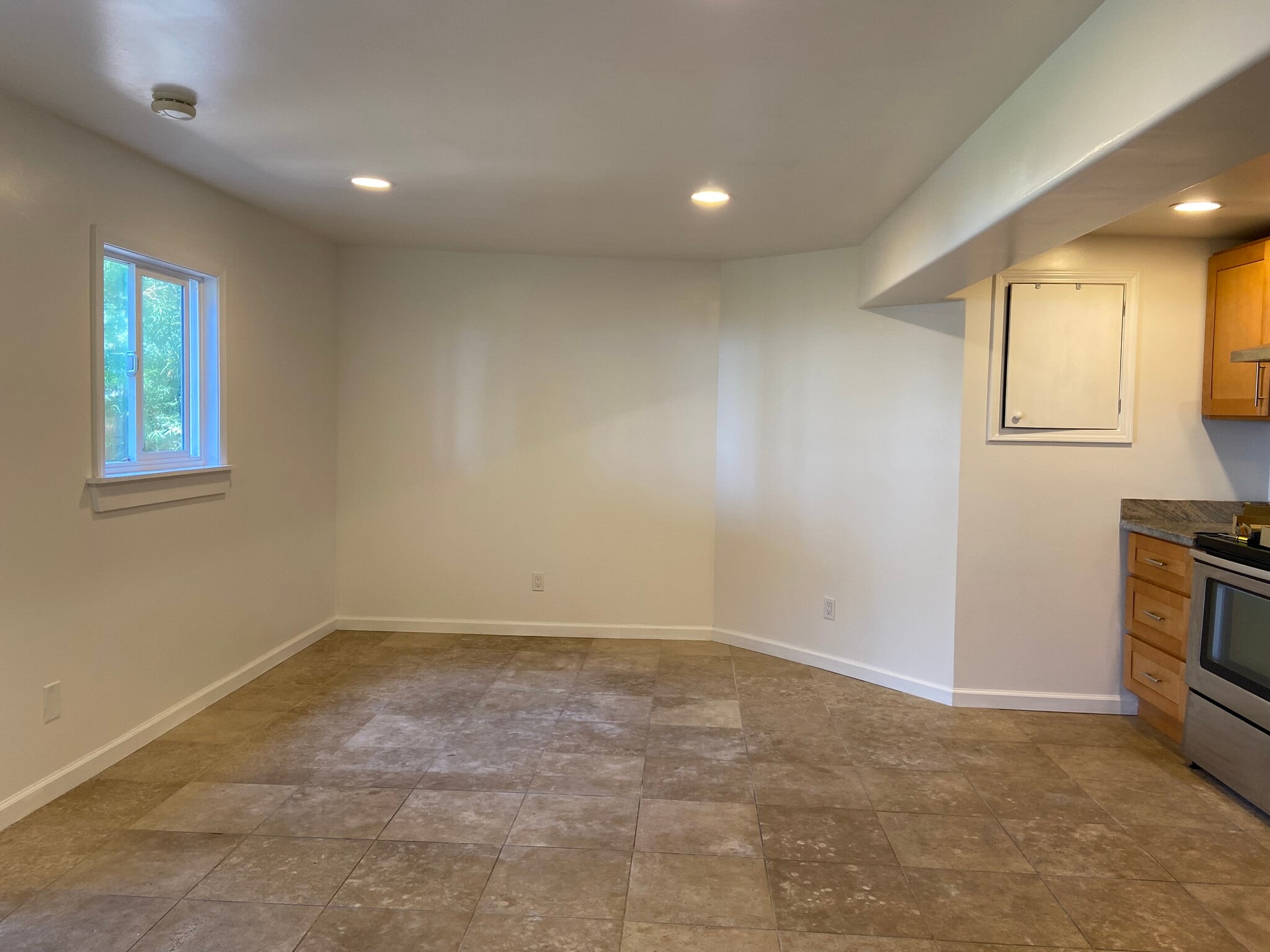 Living space - 18787 Titan Plz